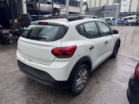 Dacia Sandero Stepway Çıkma Sağ Arka Kapı Beyaz Renk