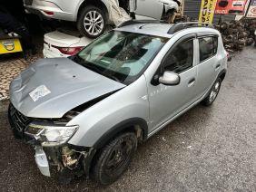 Dacia Sandero Stepway Çıkma Sol Ön Kapı Gümüş 