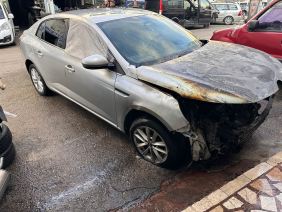 Renault Megane 4 Çıkma Sağ Ön Kapı