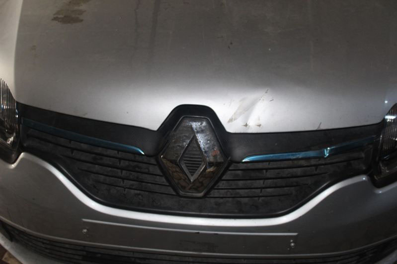 Renault Symbol Ön Panjur Çıkma Orjinal Symbol Çıkma Parça 635